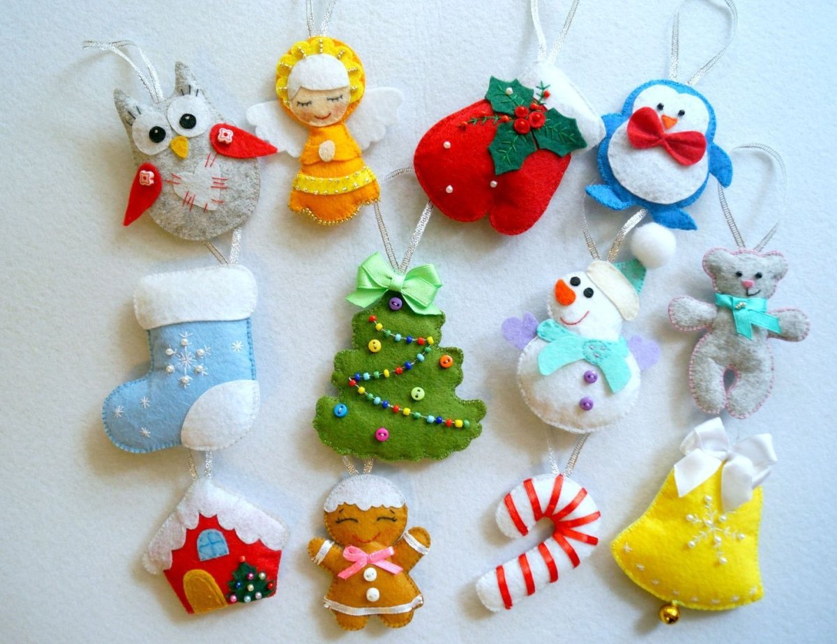 Новогодние игрушки из фетра