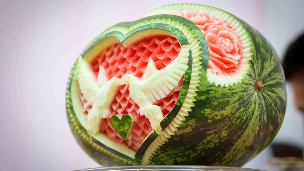 Украшения из арбуза