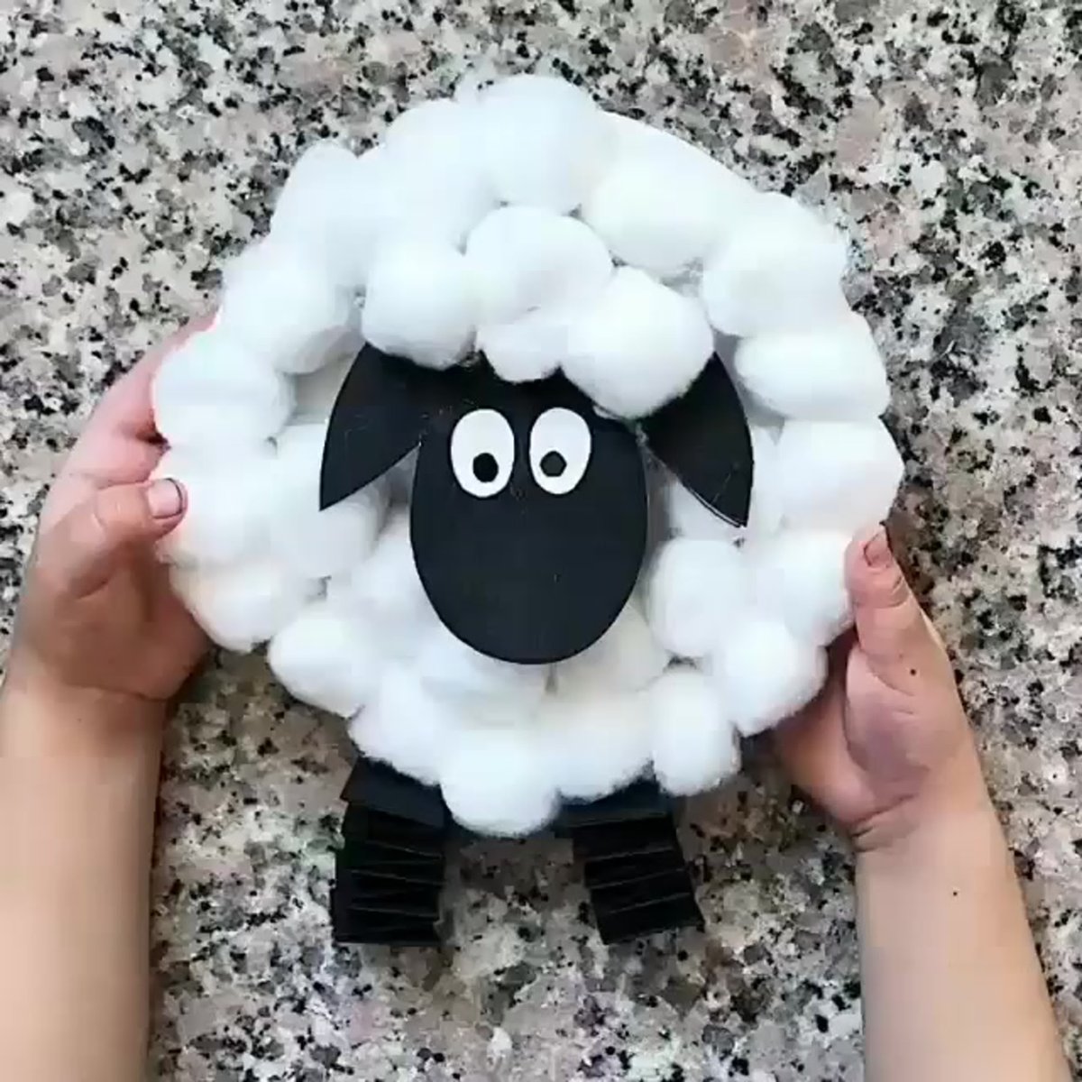 Поделка Овечка из ватных