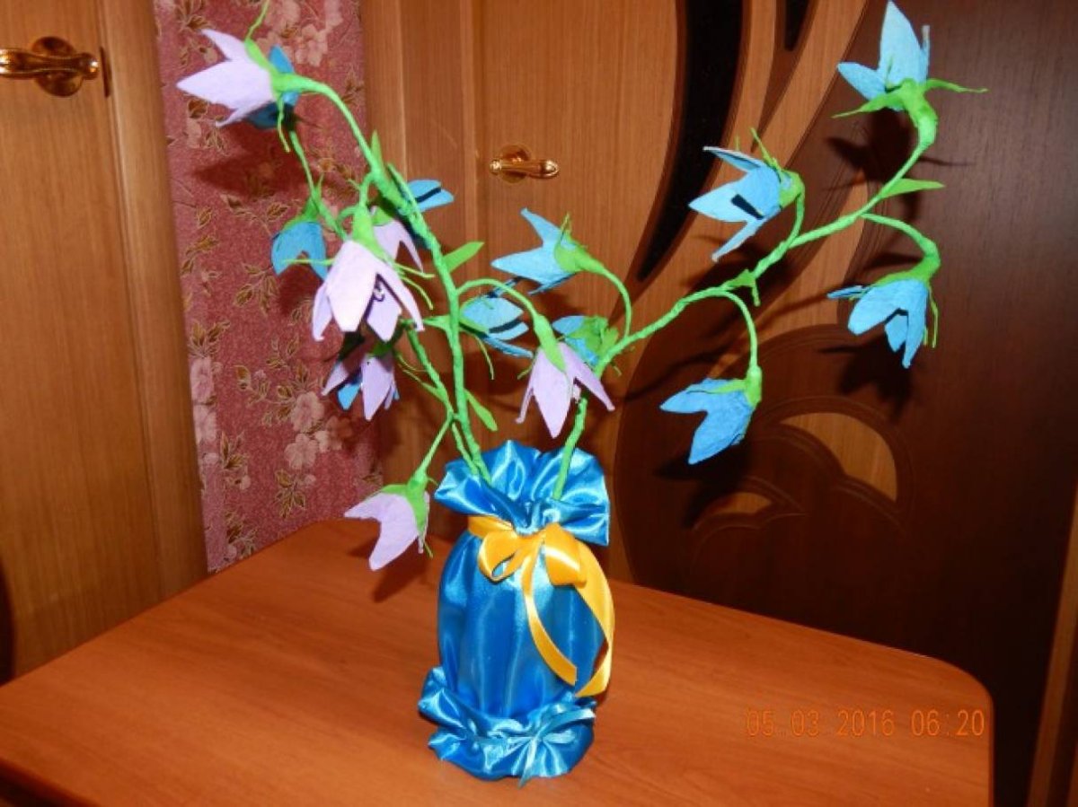 Колокольчики из яичных лотков