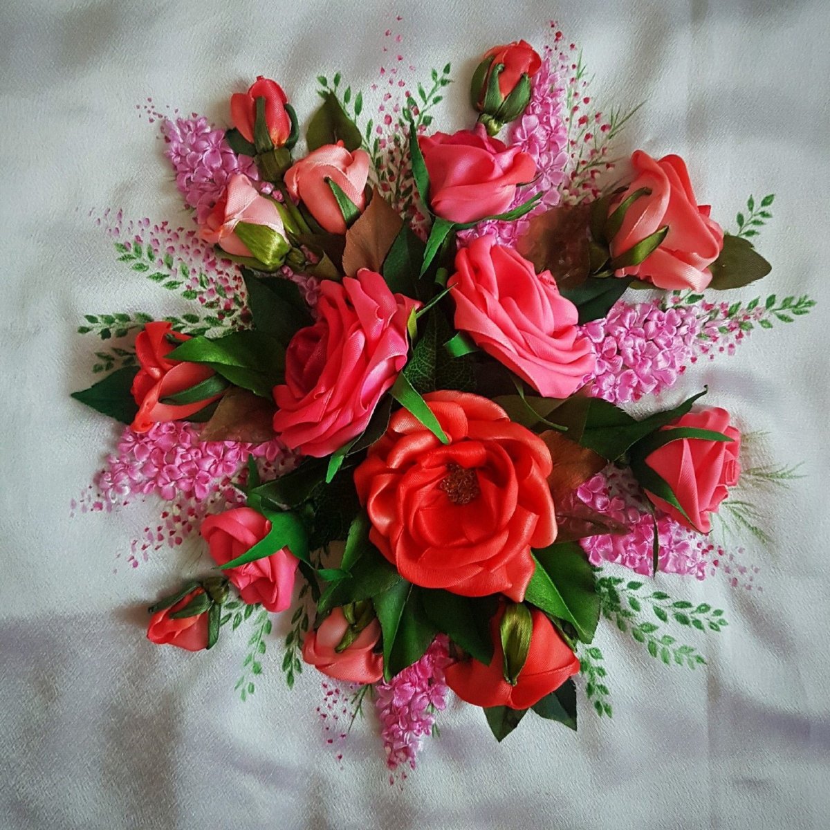 Розы из лент букет