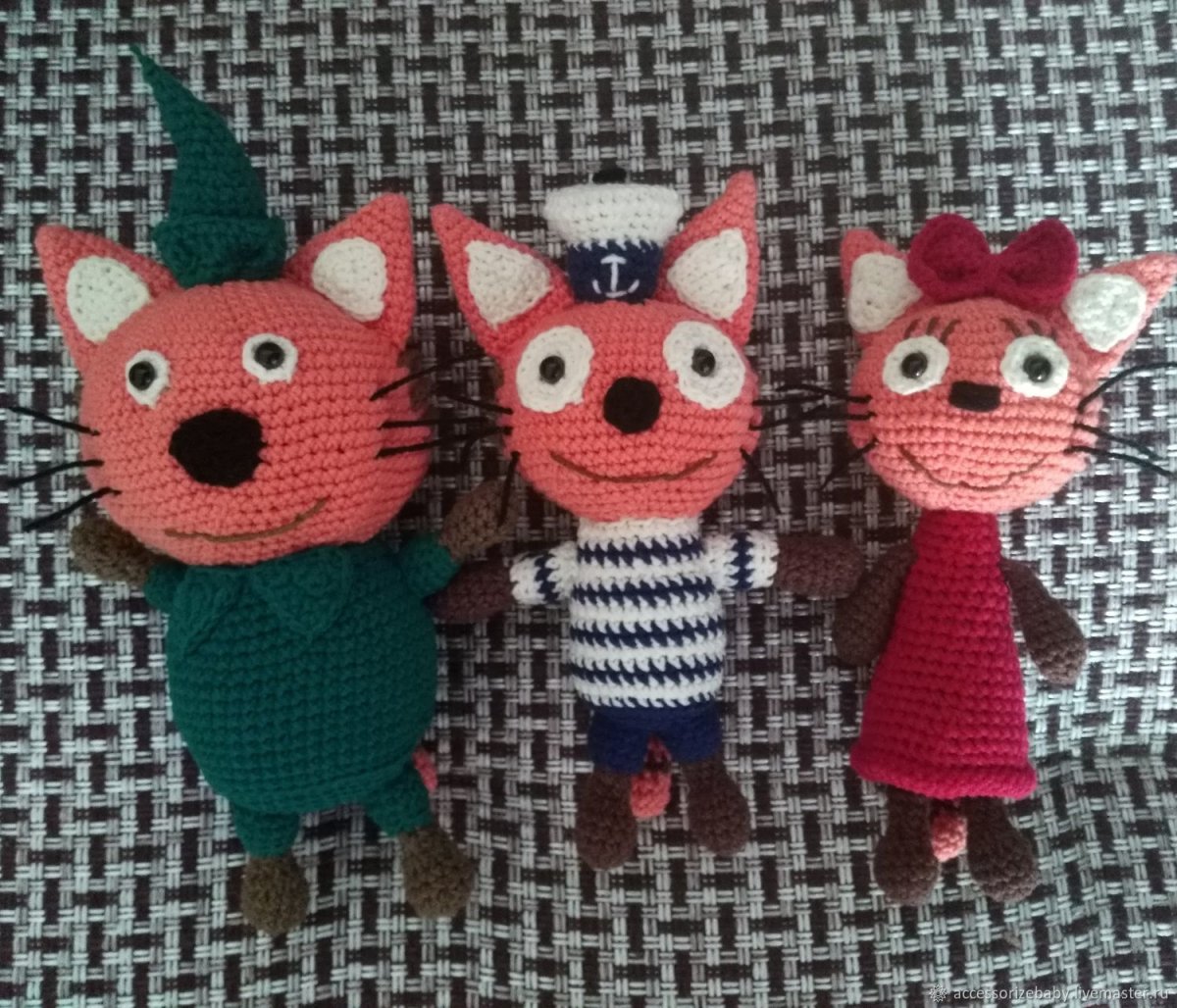 Три кота игрушки Коржик Карамелька