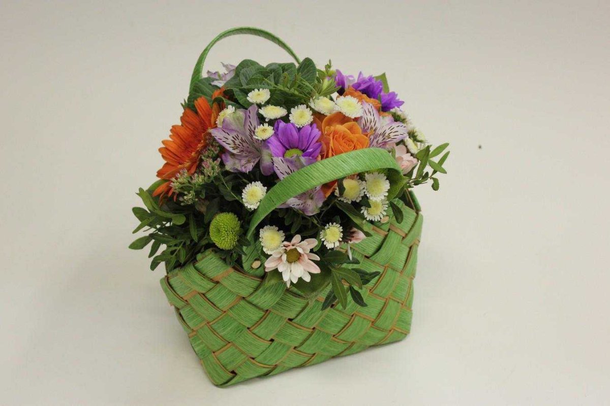 Корзинки из цветов