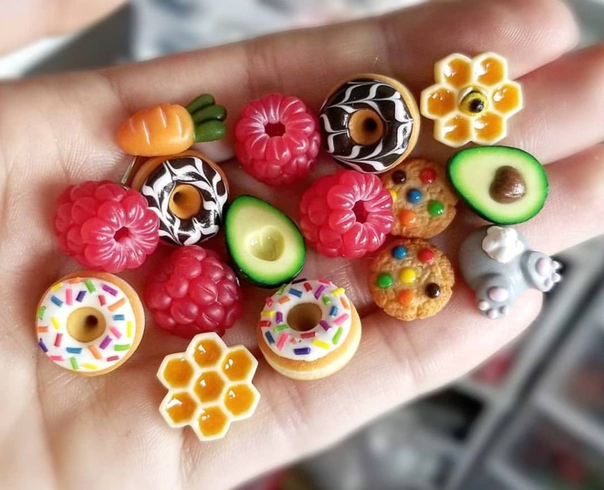 Лапки из полимерной глины