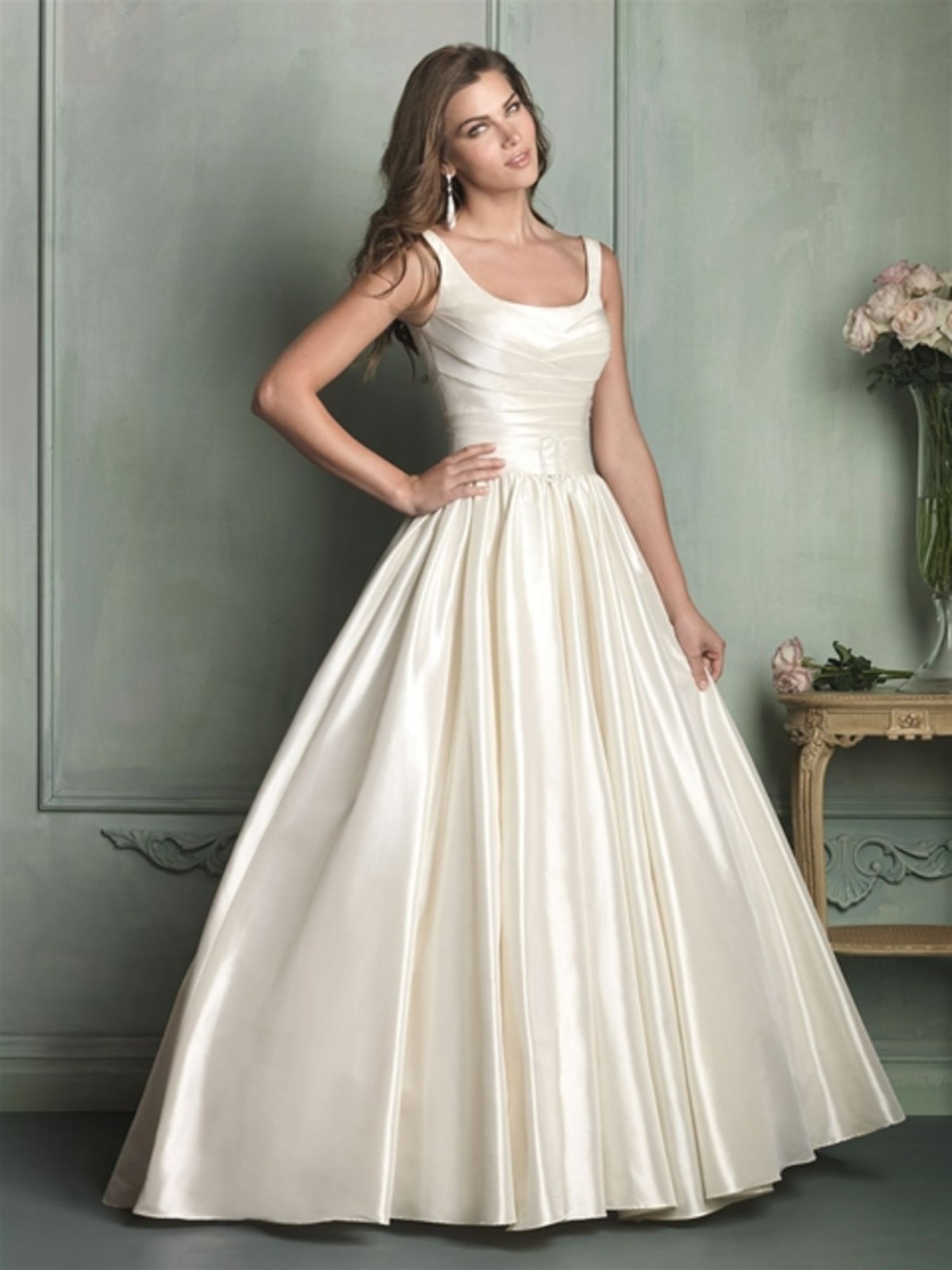 Платье атласное Allure Bridal