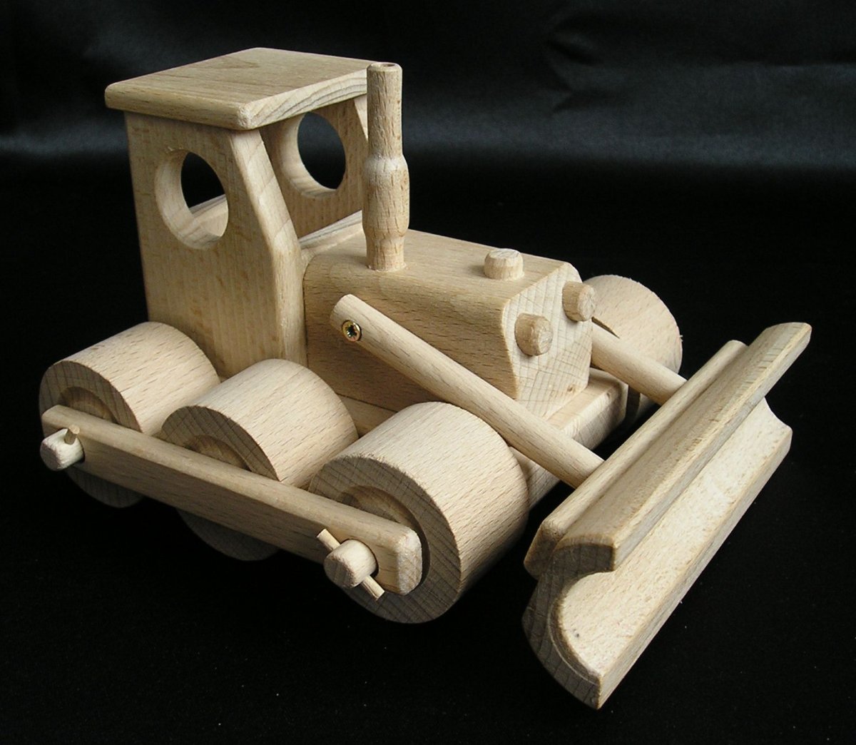 Токарная игрушка из дерева