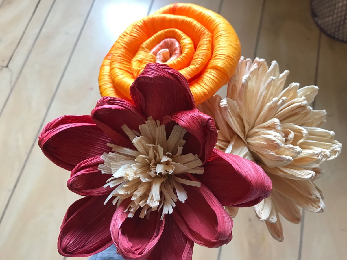 Поделки из кукурузы цветы