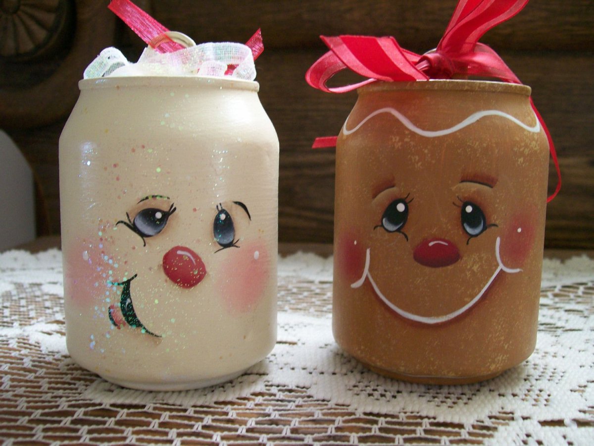 Новогодние игрушки из баночек