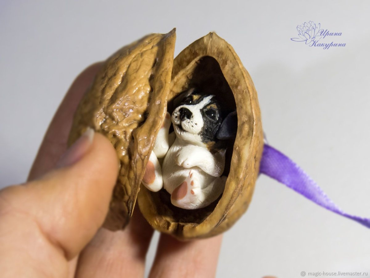 Фигурки из грецких орехов