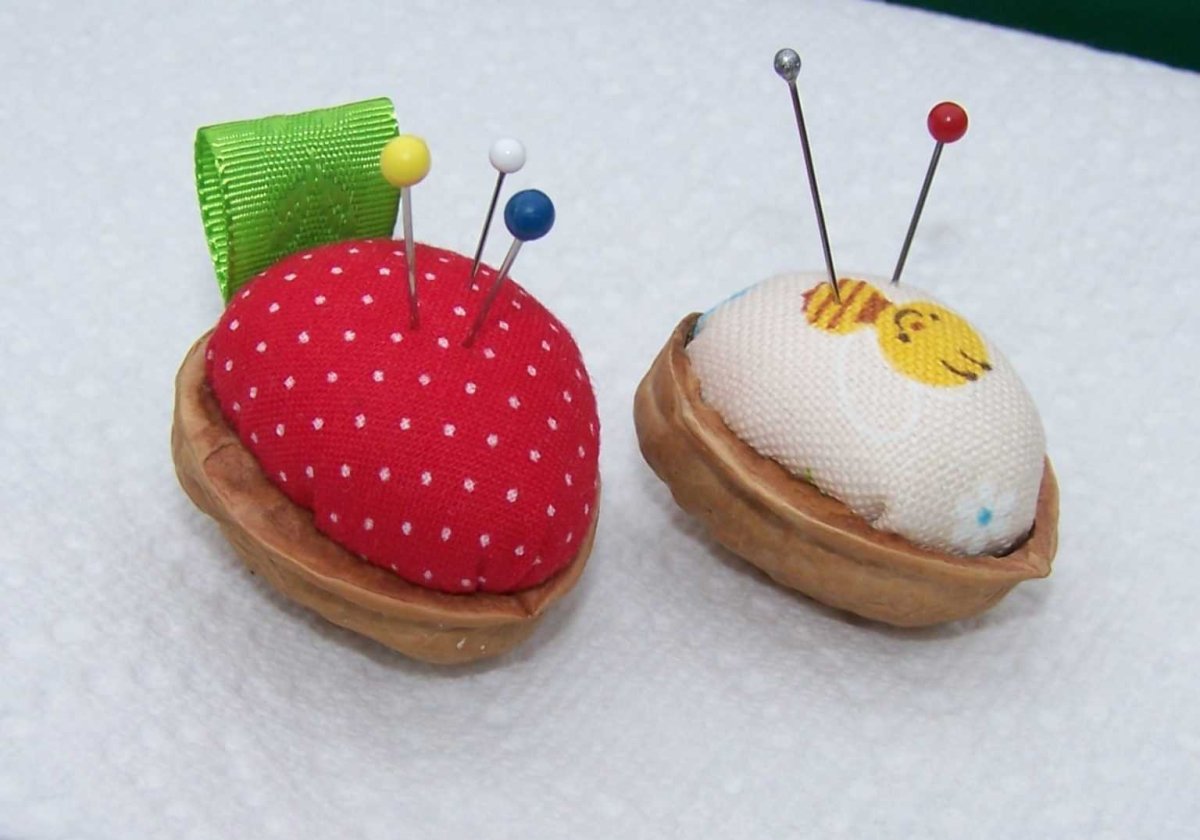 Игольница из грецкого ореха