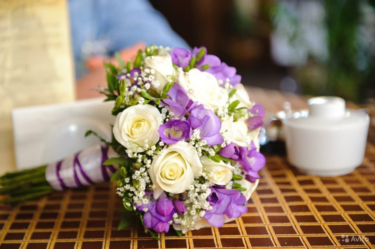 Свадебный букет в сиреневом цвете