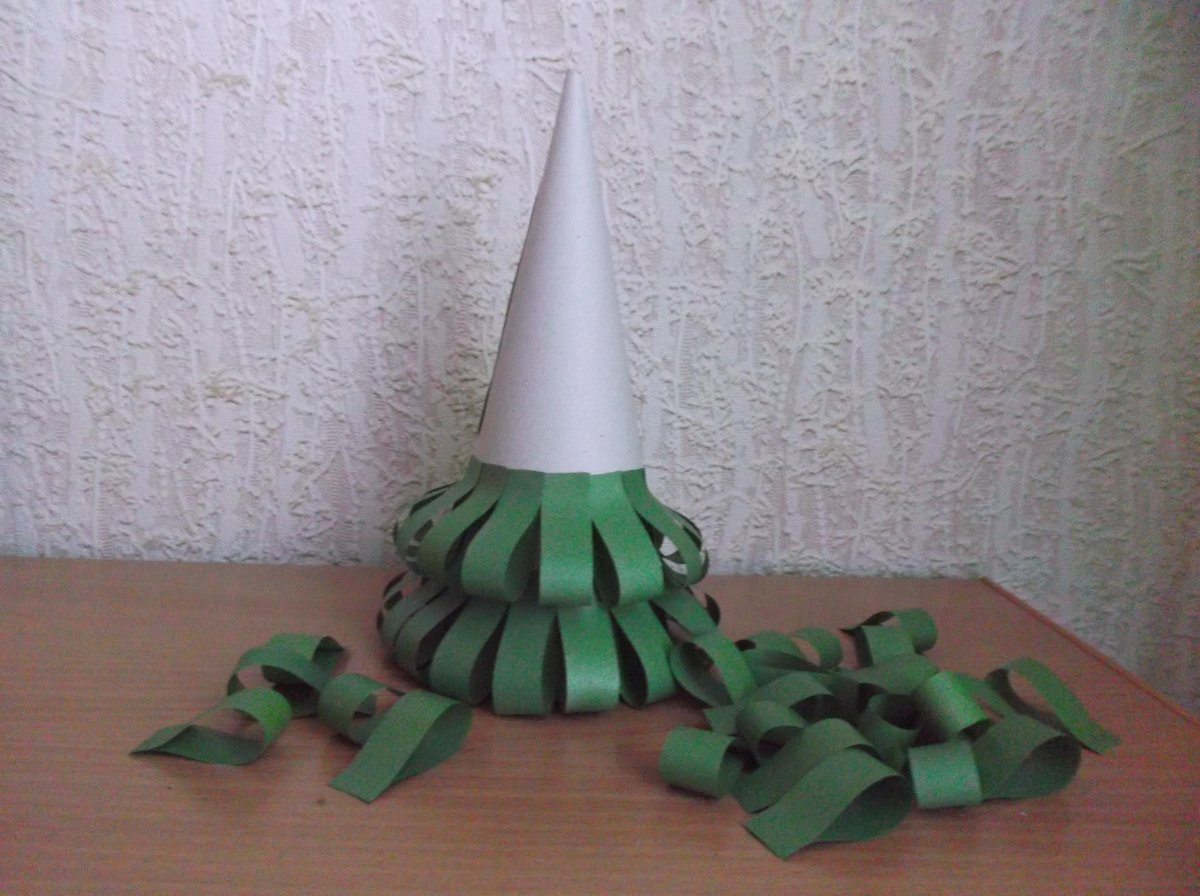 Елочка из конуса