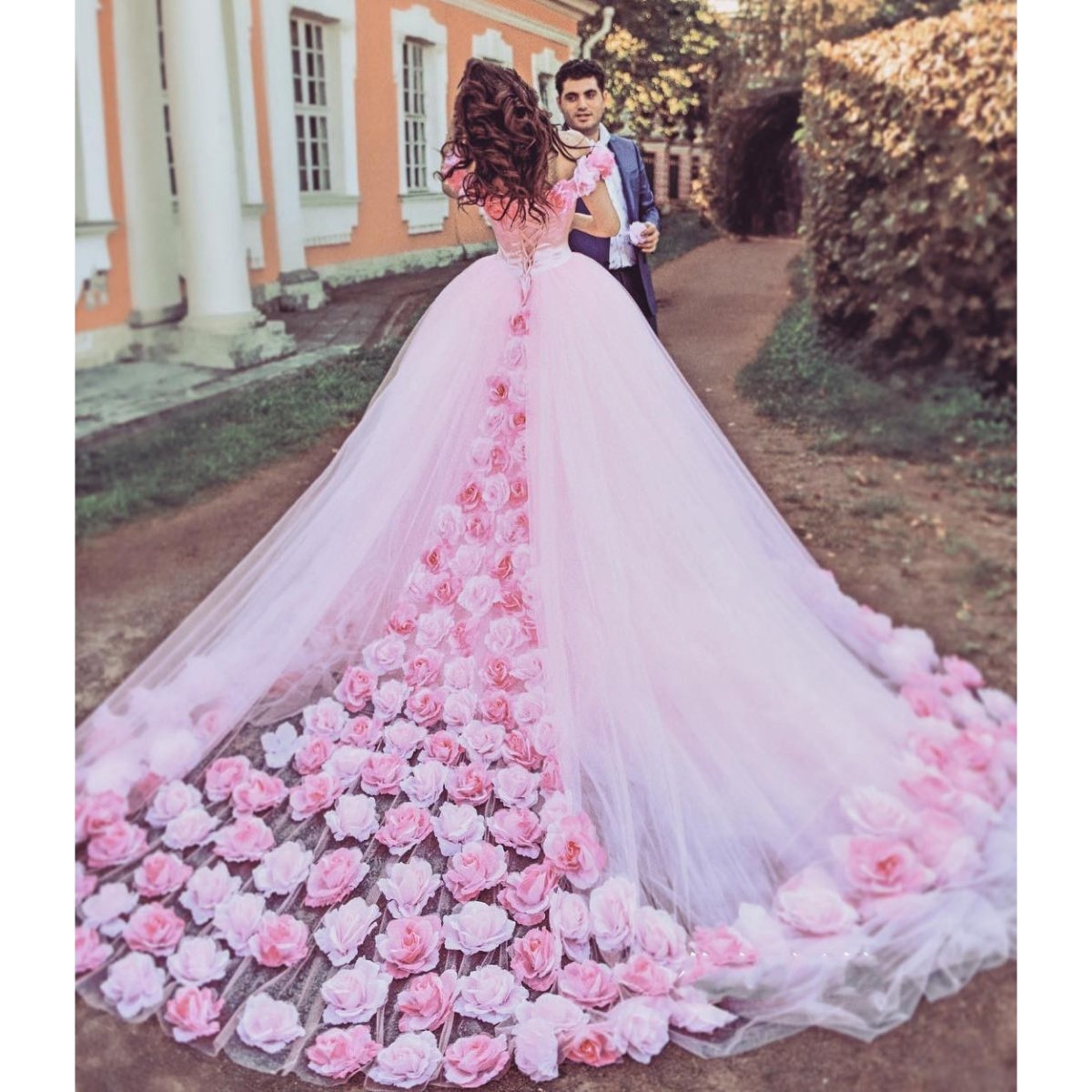 Свадебные платья в цветочек