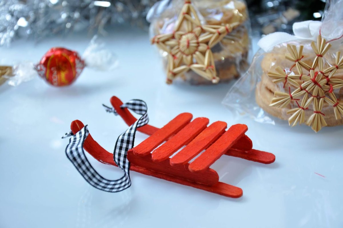 Новогодние игрушки из палочек для мороженого