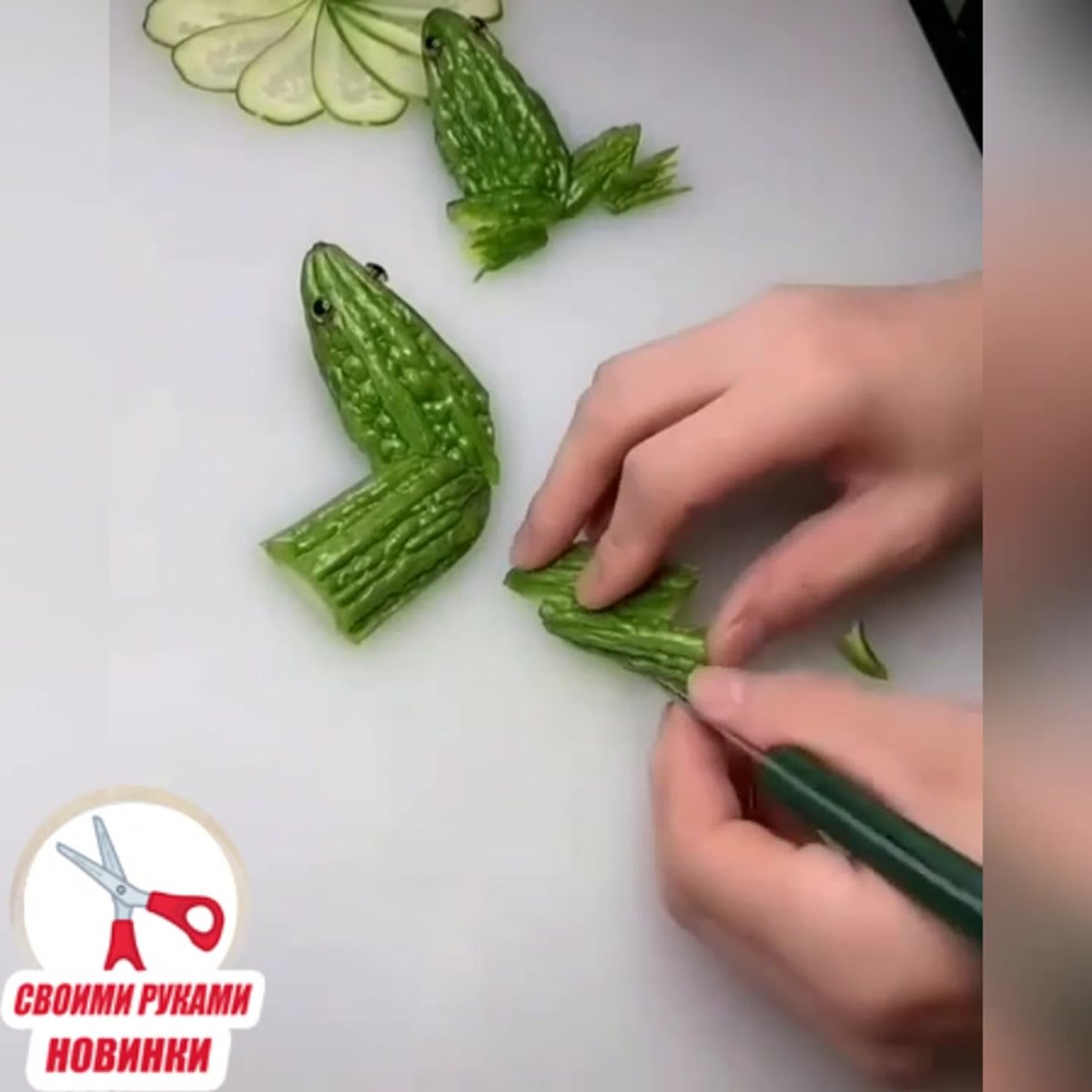 Лягушка из огурца поделка