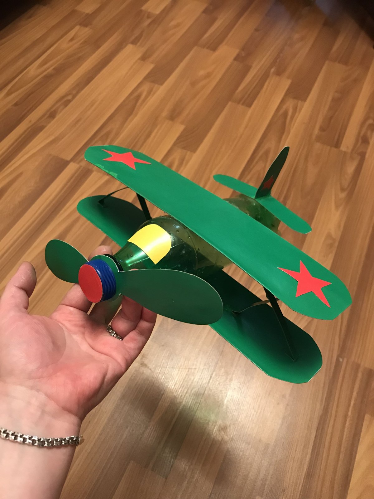 Поделка самолет