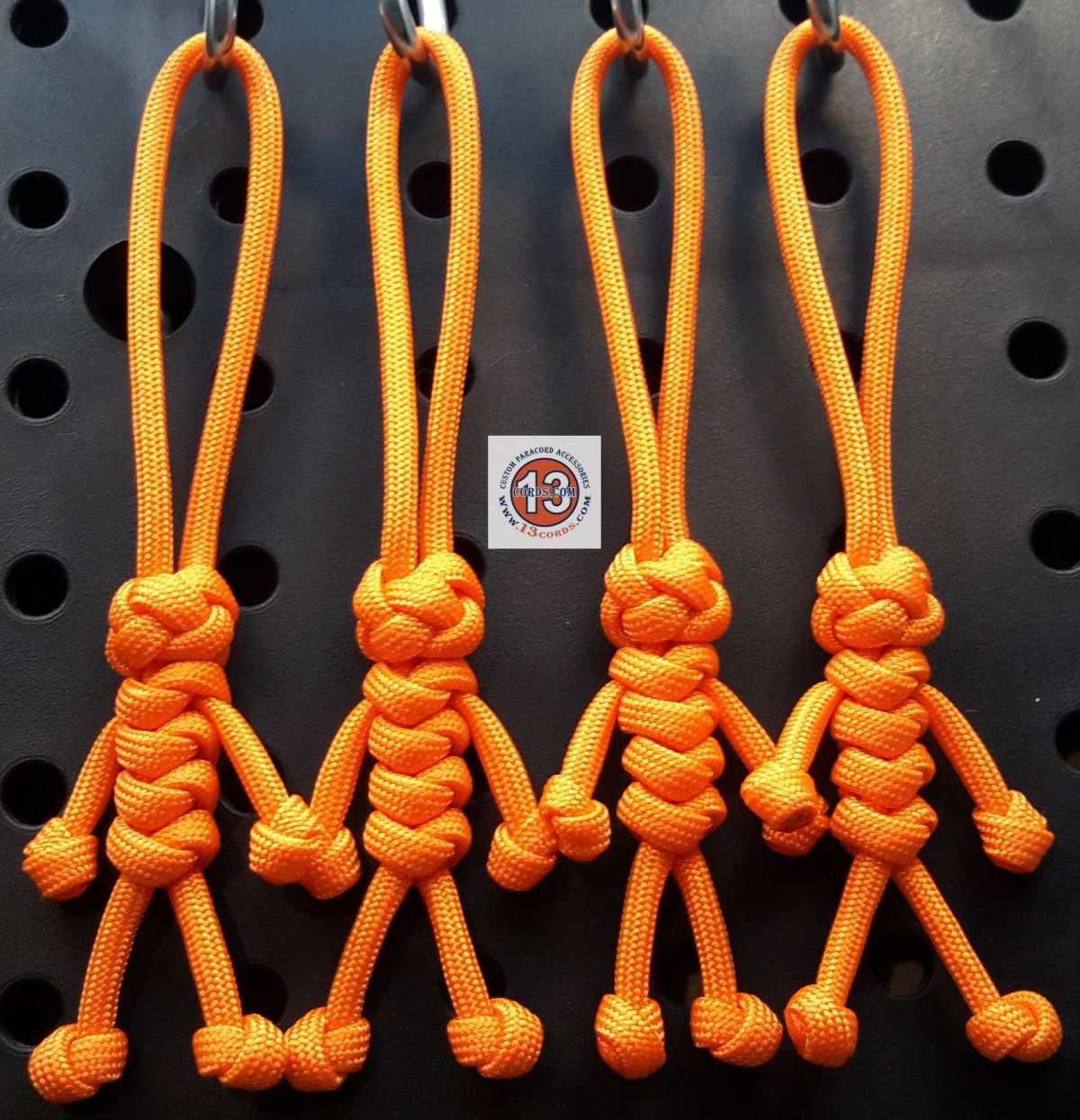 Игрушки из паракорда