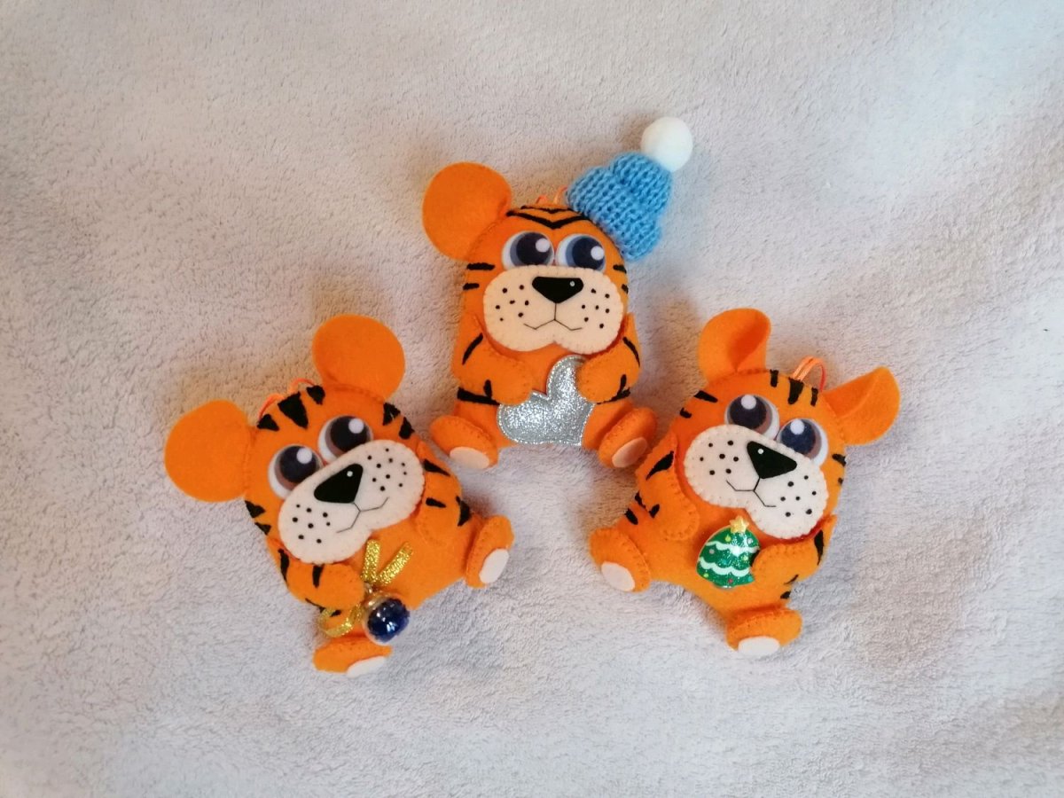Игрушки из фетра тигр