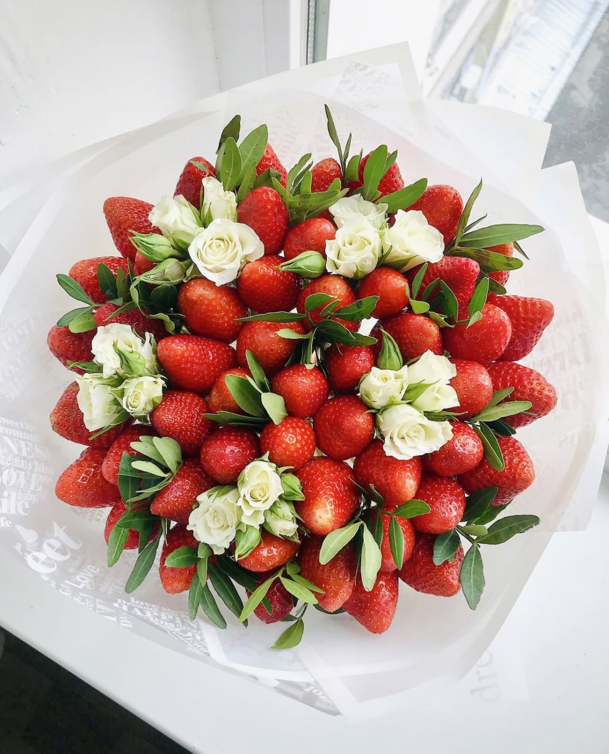 Букет с клубникой
