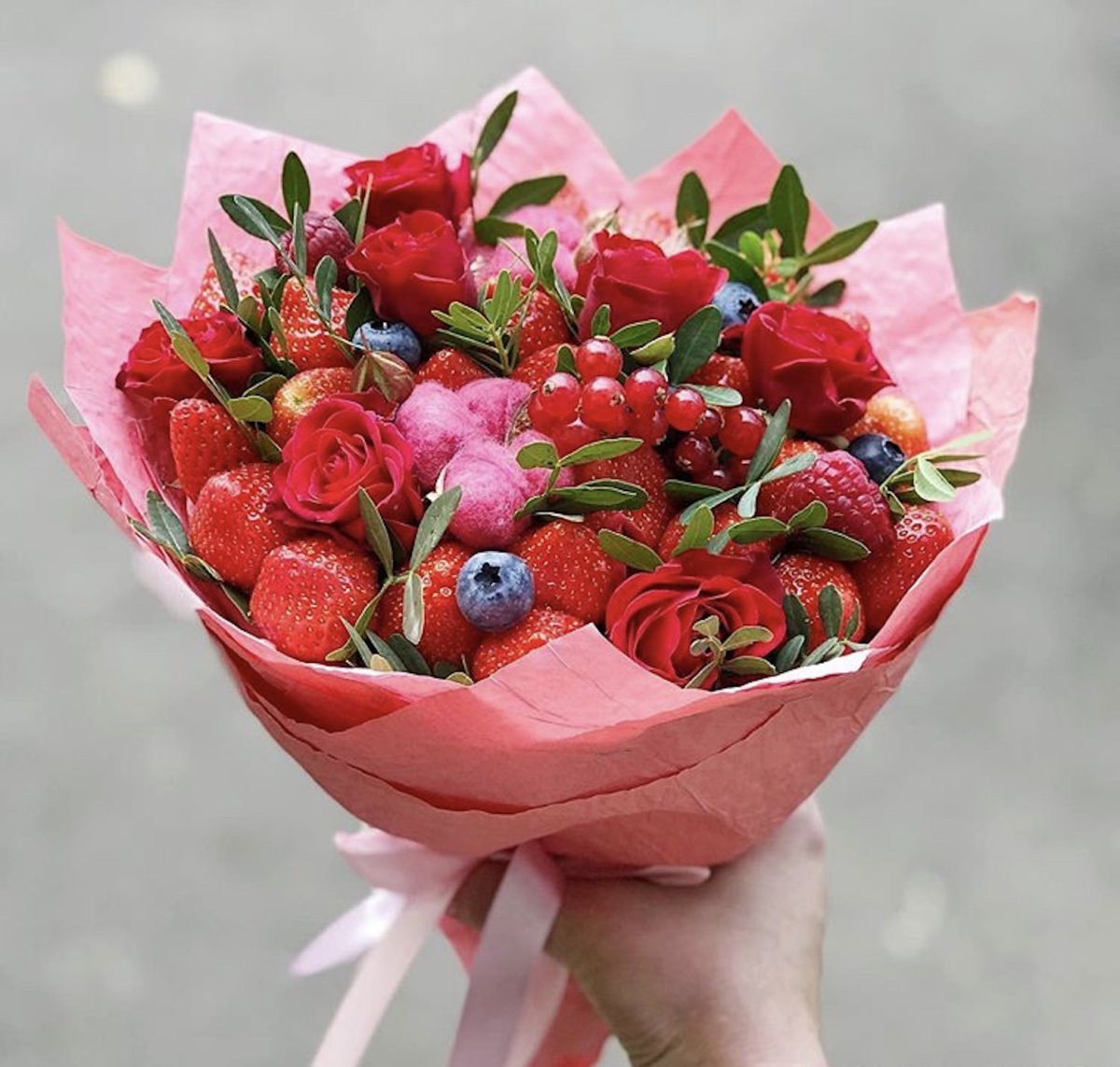 Розовые ягодки в букетах