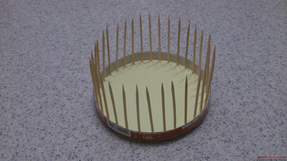 Корзинка из зубочисток
