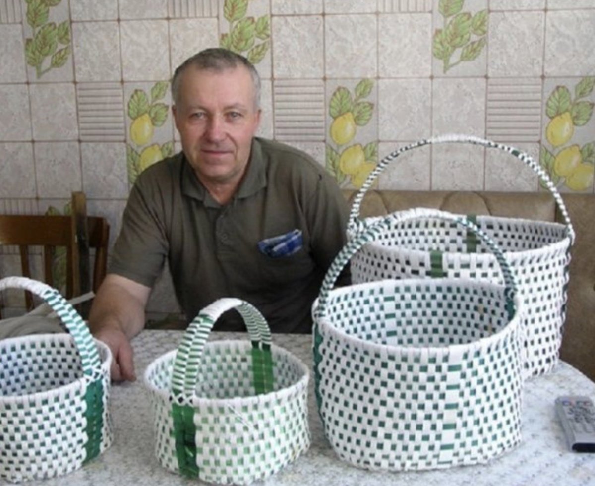 Корщинаиз пластиковых бутылок