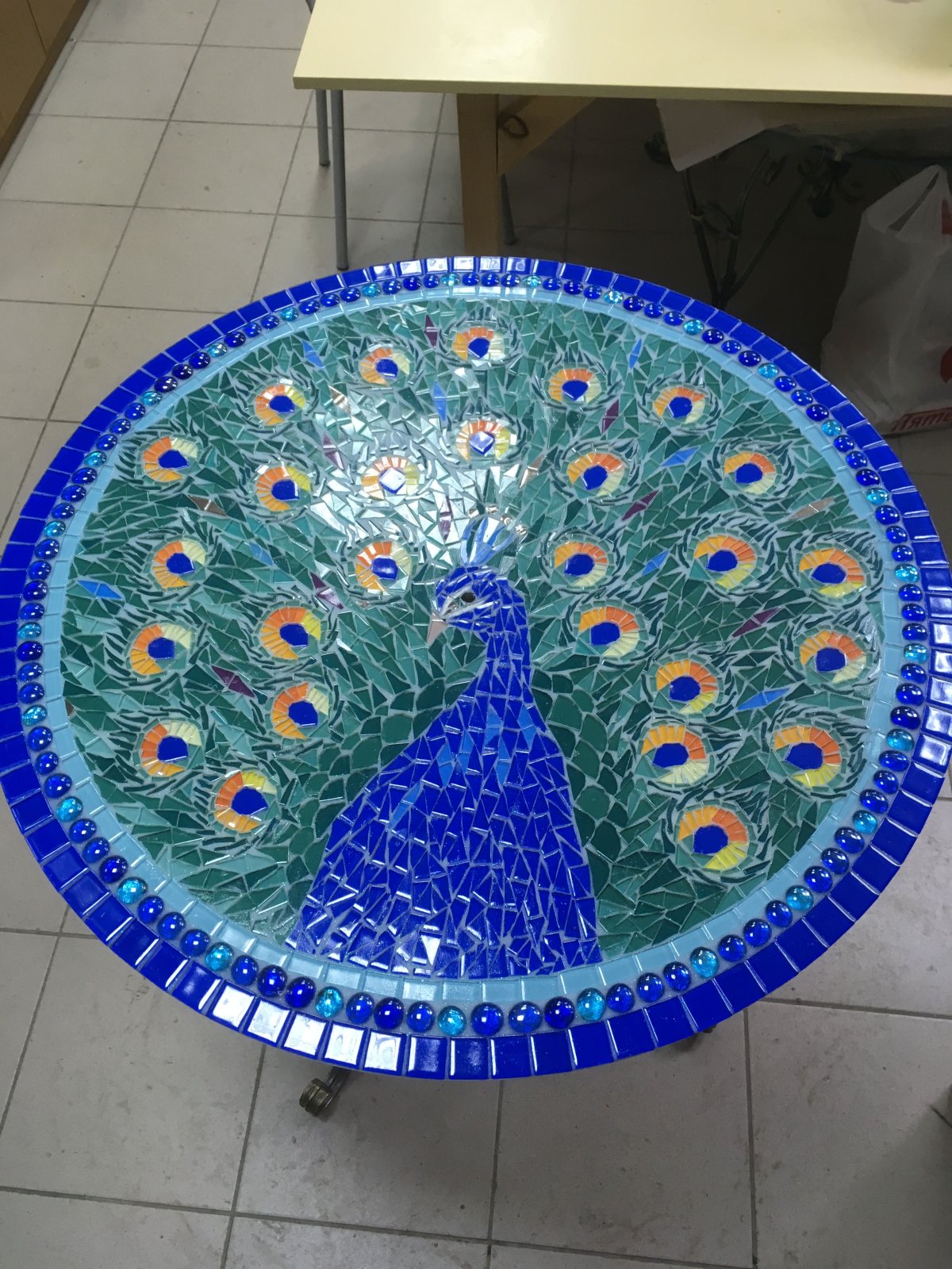 Разные поделки из мозаики