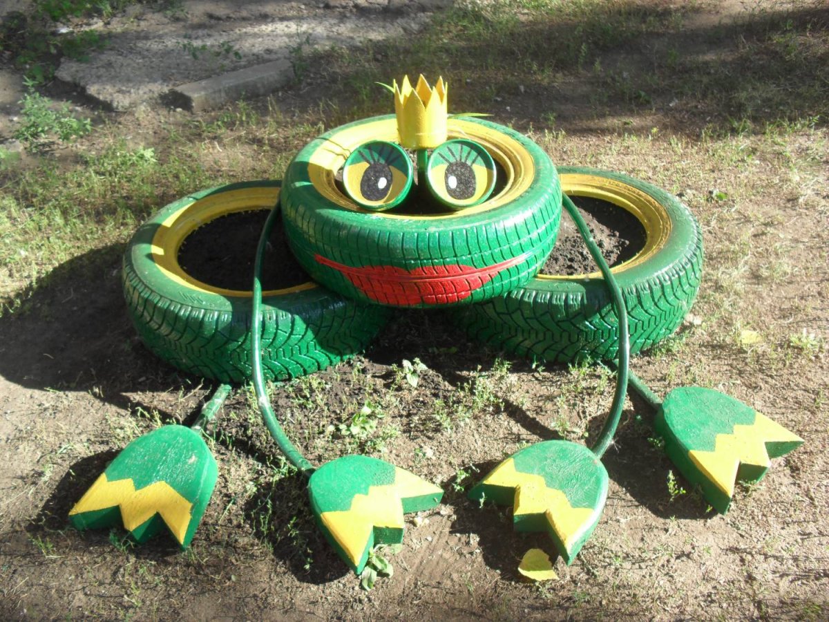 Украшения из шины для сада
