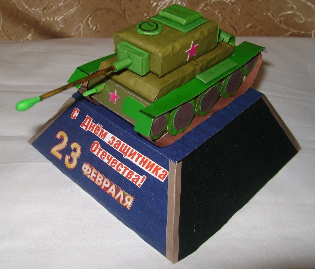 Поделка танк