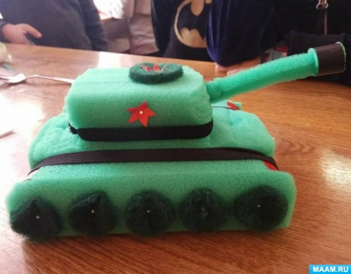 Поделка танк из губки