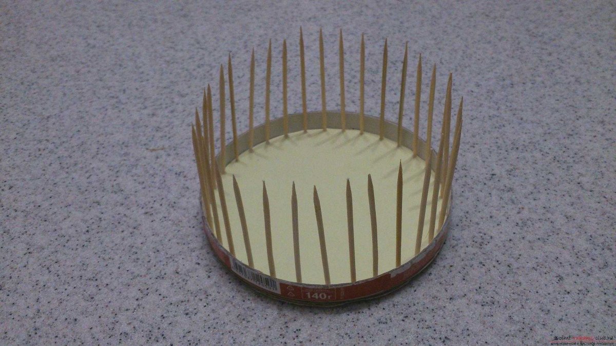 Корзинка из зубочисток