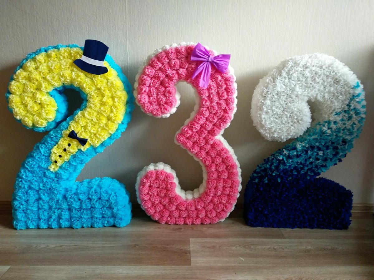 Цифра из картона и салфеток