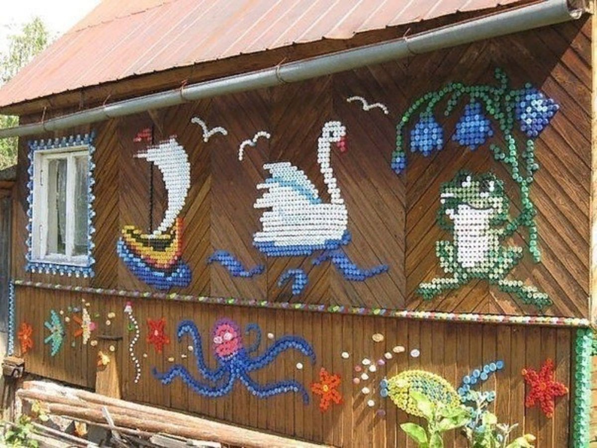 Панно из пробок от пластиковых бутылок
