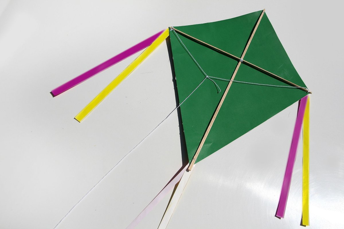 How to make a Kite for Kids