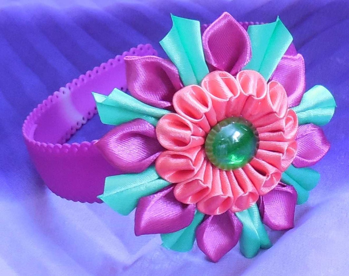 Заколки из атласных лент