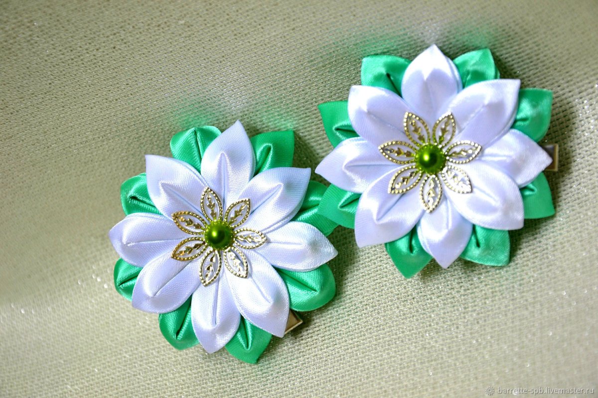 Заколки из атласных лент