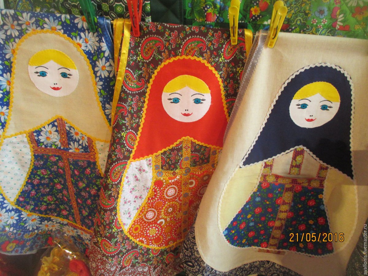 Панно с матрешками