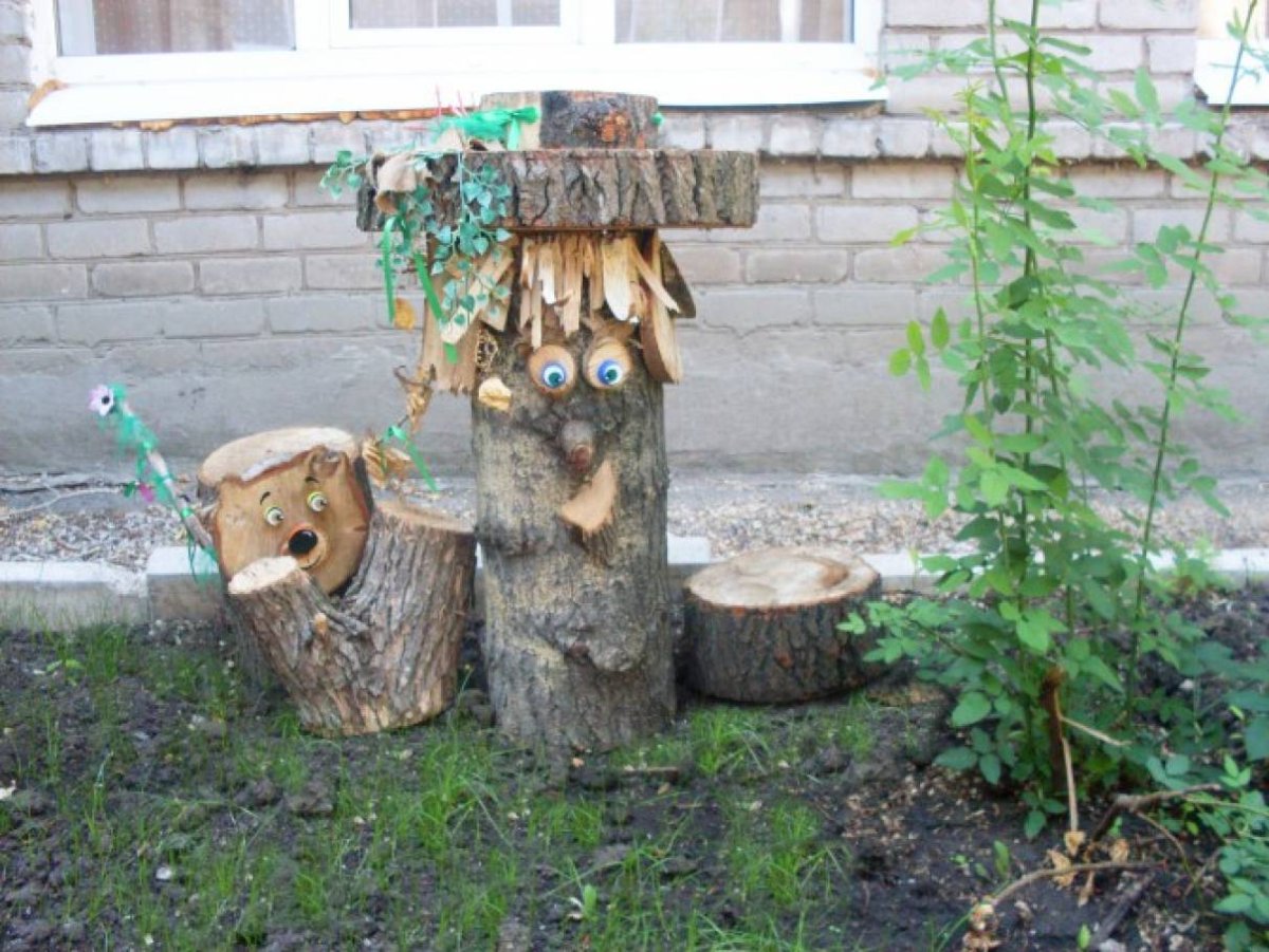 Фигуры из спиленных деревьев