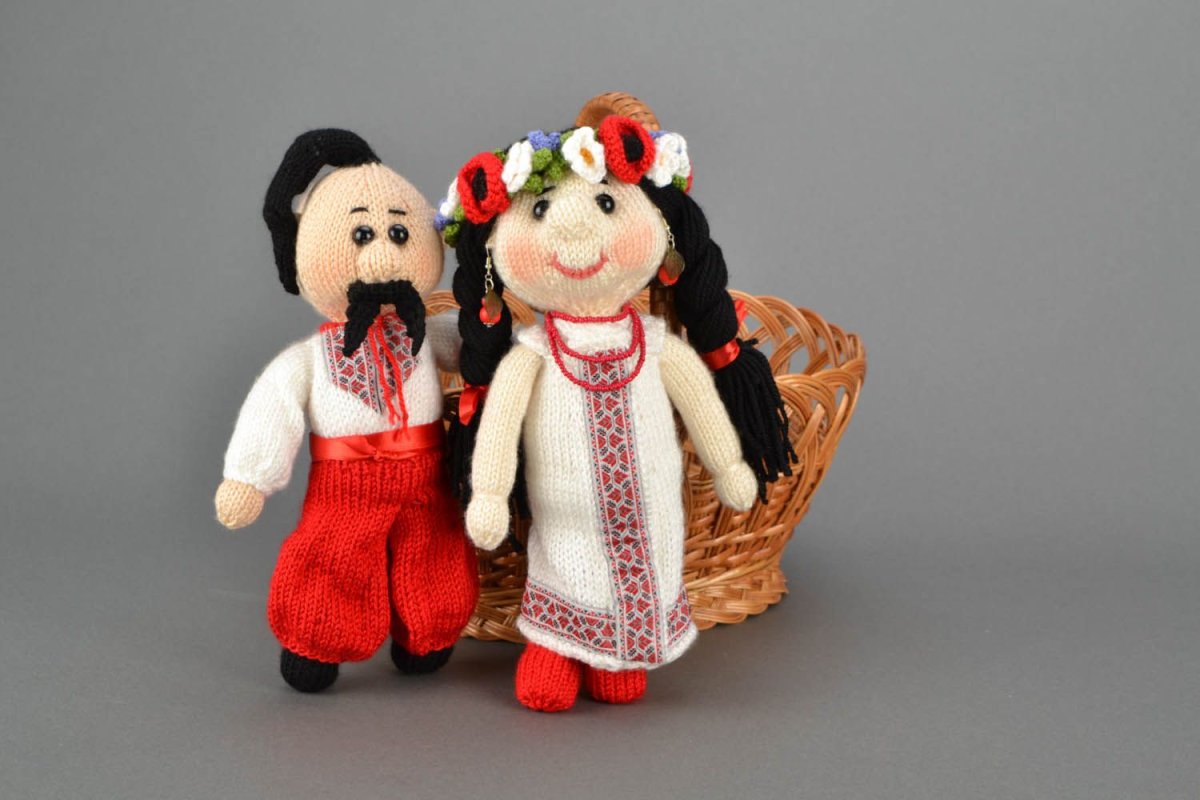 Вязаные куклы казак и казачка