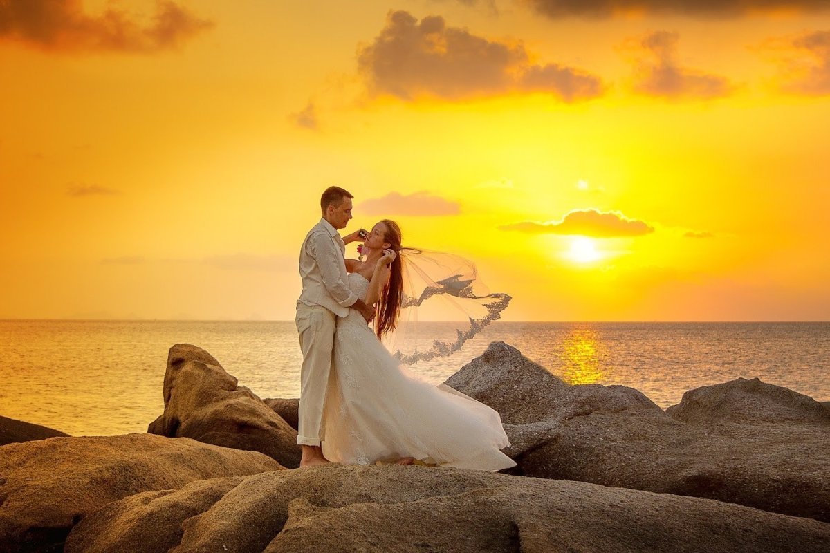 Свадебная фотосессия на закате солнца