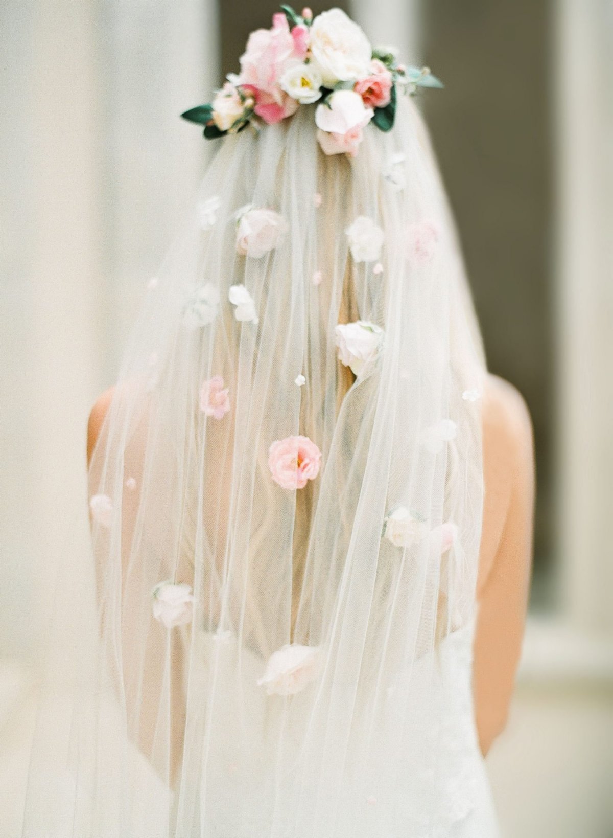 Свадебная фата с цветами