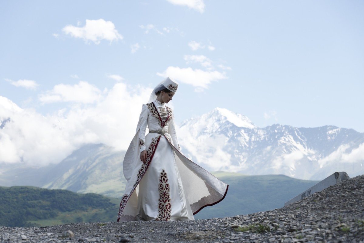 Национальное свадебное платье кавказа