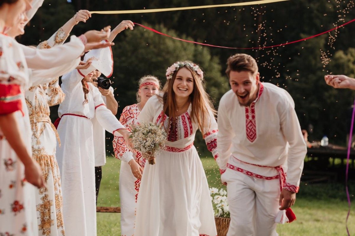 Традиционное славянское свадебное платье