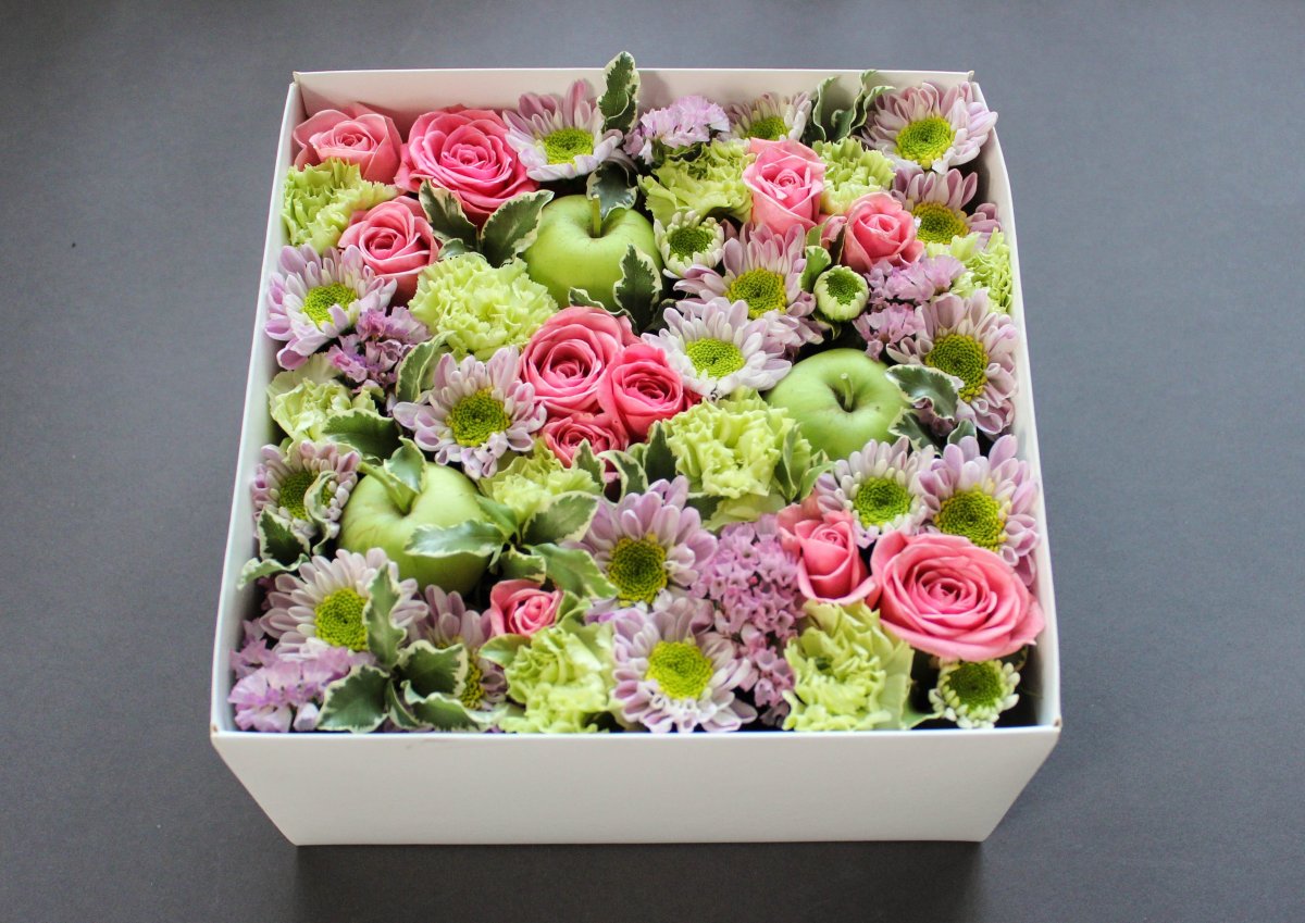 Красивые композиции из цветов в коробках