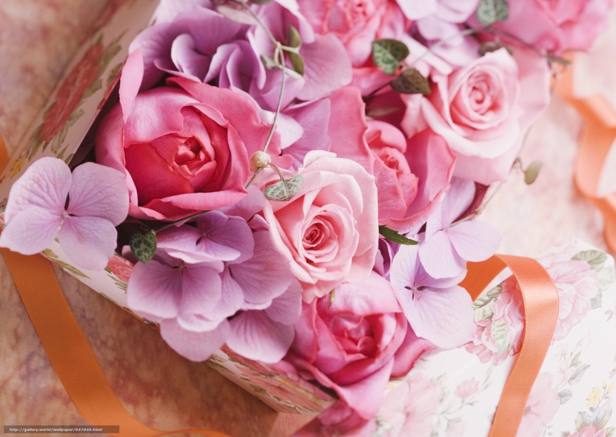 Нежно розовый букет цветов