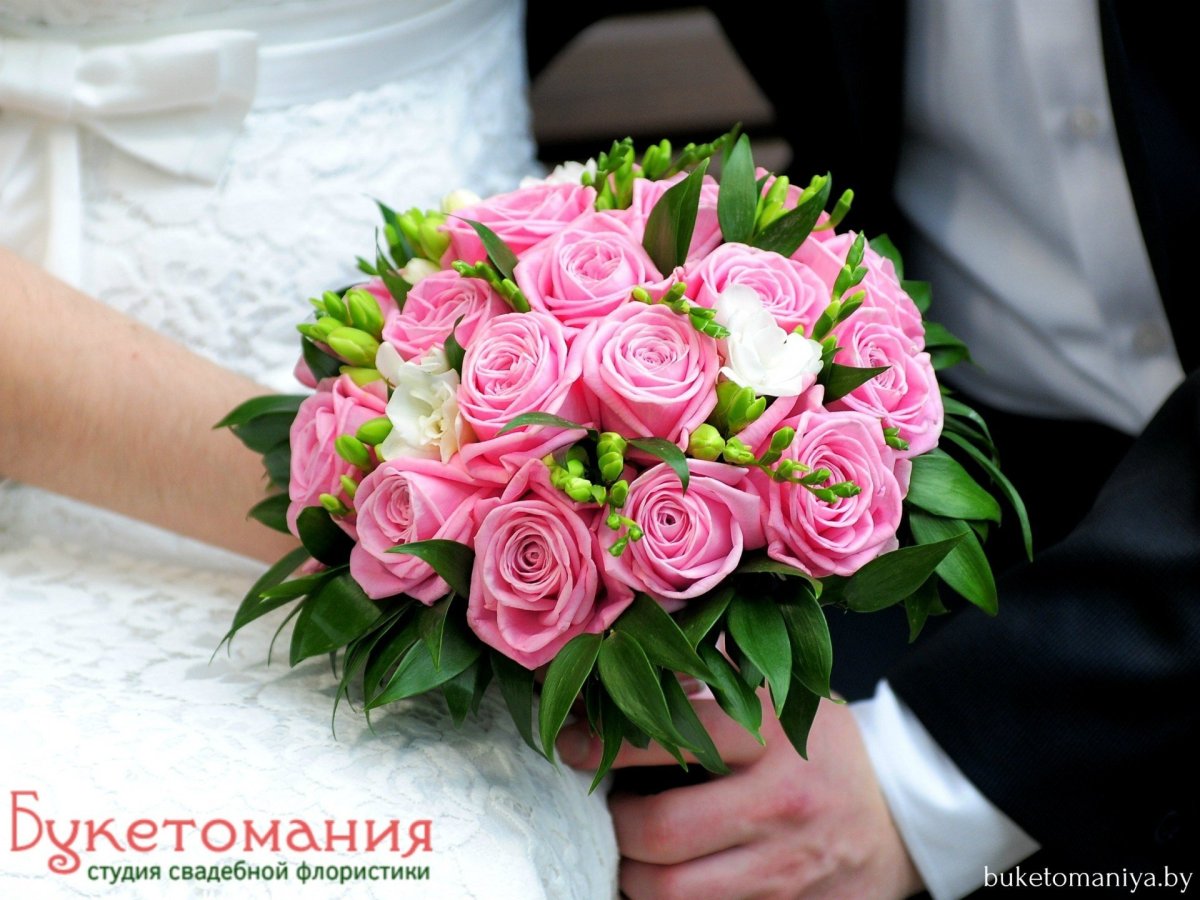 Букет невесты ярко розовый