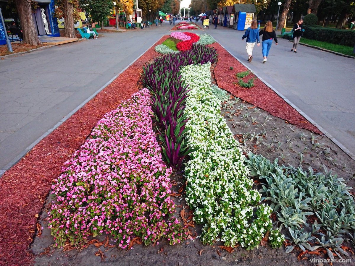 Искусственные клумбы