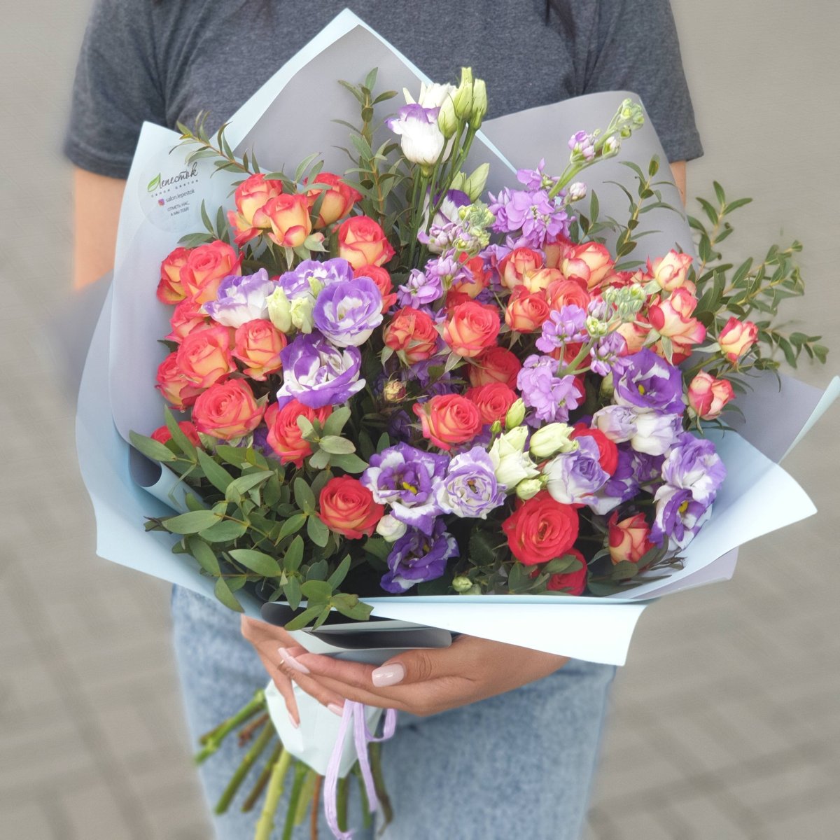 Букет кустовых роз