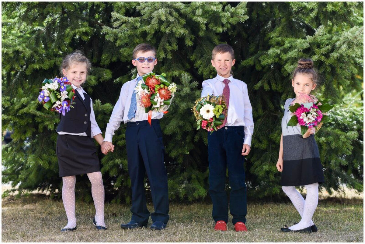 Цветы мальчику на 1 сентября