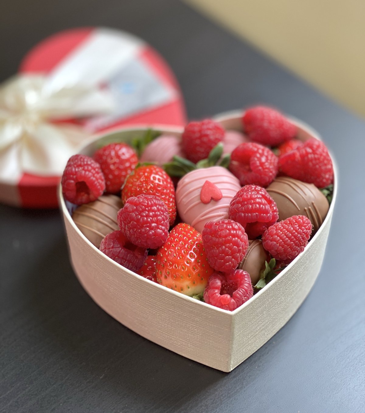 Клубника в коробке
